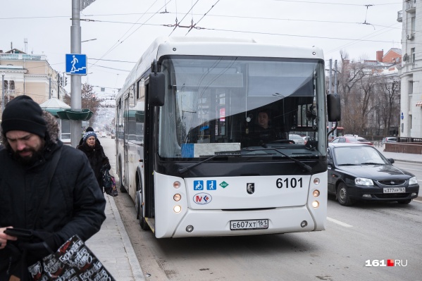 Автобусы будут ходить до открытия моста — его обещают закончить за девять месяцев Автобусы будут ходить до открытия моста — его обещают закончить за девять месяцев