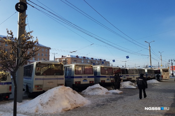 Автозаков к началу митинга скопилось очень много Автозаков к началу митинга скопилось очень много