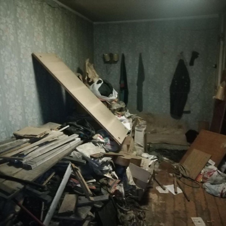 Раньше в этой квартире была мастерская, где Евгений Григорьевич чинил телевизоры и часы Раньше в этой квартире была мастерская, где Евгений Григорьевич чинил телевизоры и часы