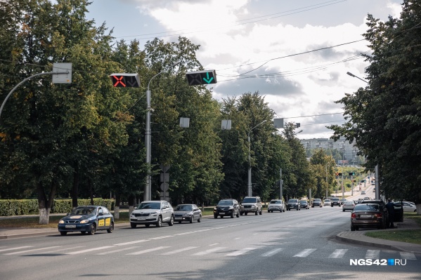 Из-за аварии на ГРЭС не работали 12 светофоров Из-за аварии на ГРЭС не работали 12 светофоров