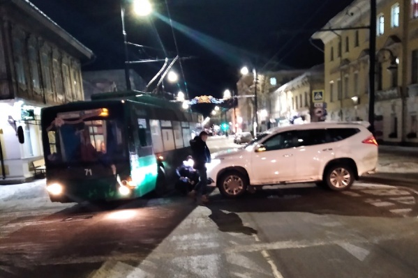 ДТП произошло в самом центре Рыбинска ДТП произошло в самом центре Рыбинска