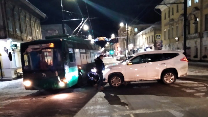 В Ярославской области машина съемочной группы из Москвы столкнулась с троллейбусом