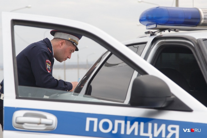 Двое мужчин поступили в больницу с ножевыми ранениями Двое мужчин поступили в больницу с ножевыми ранениями