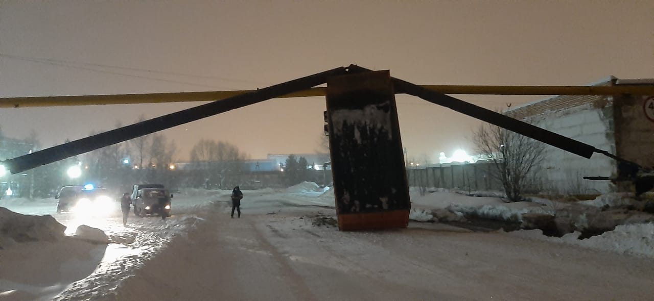 В 2019 году газопровод в Североуральске повредил водитель лесовоза. Тогда <a href="https://www.cografyamiz.com/news/spool/news_id-66285724.html" target="_blank" class="_">город и три поселка остались без газа</a> В 2019 году газопровод в Североуральске повредил водитель лесовоза. Тогда <a href="https://www.cografyamiz.com/news/spool/news_id-66285724.html" target="_blank" class="_">город и три поселка остались без газа</a>