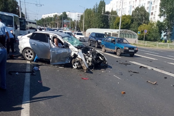 Несмотря на повреждения кузова, погибших удалось избежать Несмотря на повреждения кузова, погибших удалось избежать