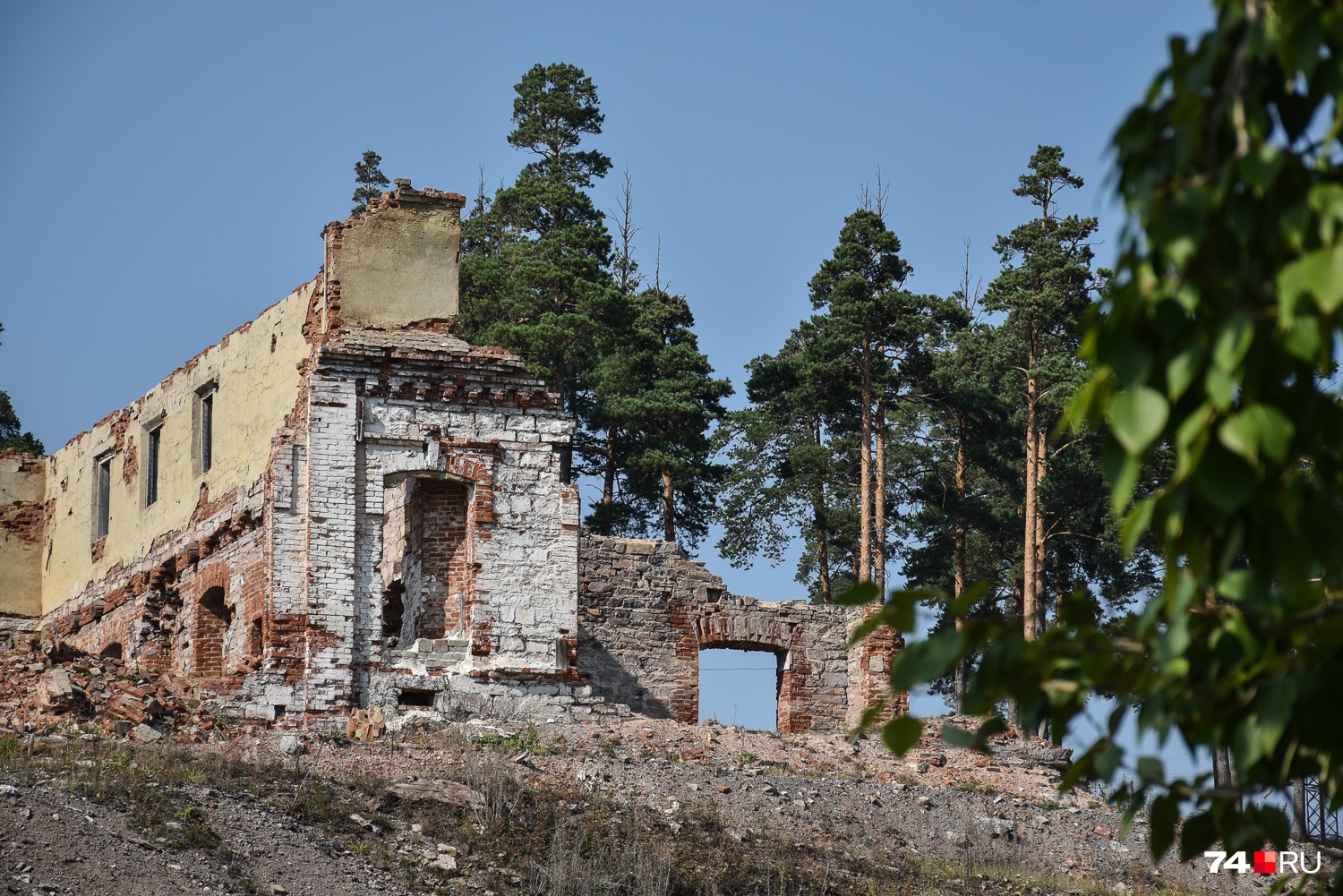 В Катав-Ивановске встречают эффектные руины, но землетрясение тут ни при чём