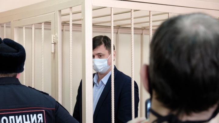 Адвокат вице-мэра Челябинска, обвиняемого в получении взятки, попросила выпустить его из СИЗО из-за болезни