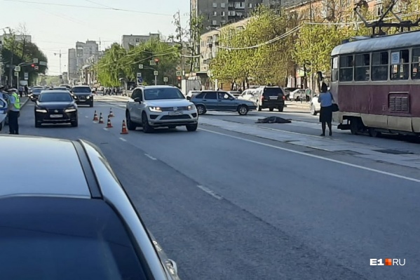Пенсионерка скончалась напротив собственного дома Пенсионерка скончалась напротив собственного дома