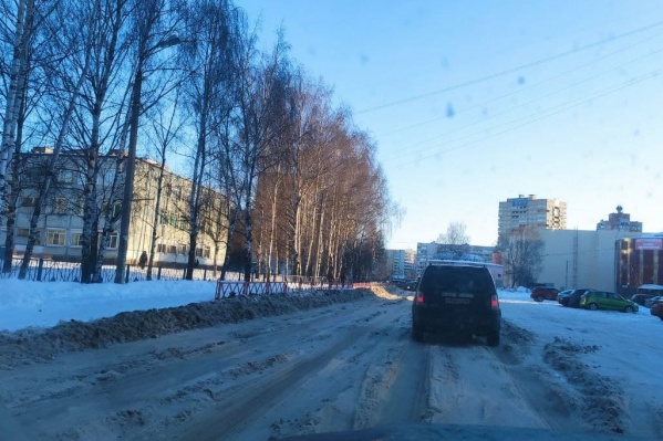 Жалобы на плохую уборку продолжают сыпаться из всех районов Ярославля Жалобы на плохую уборку продолжают сыпаться из всех районов Ярославля