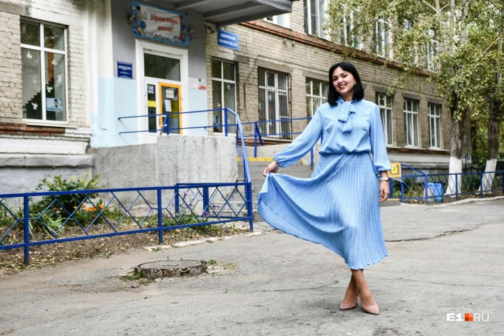 Мы точно знаем, что в школах работает много красавиц Мы точно знаем, что в школах работает много красавиц