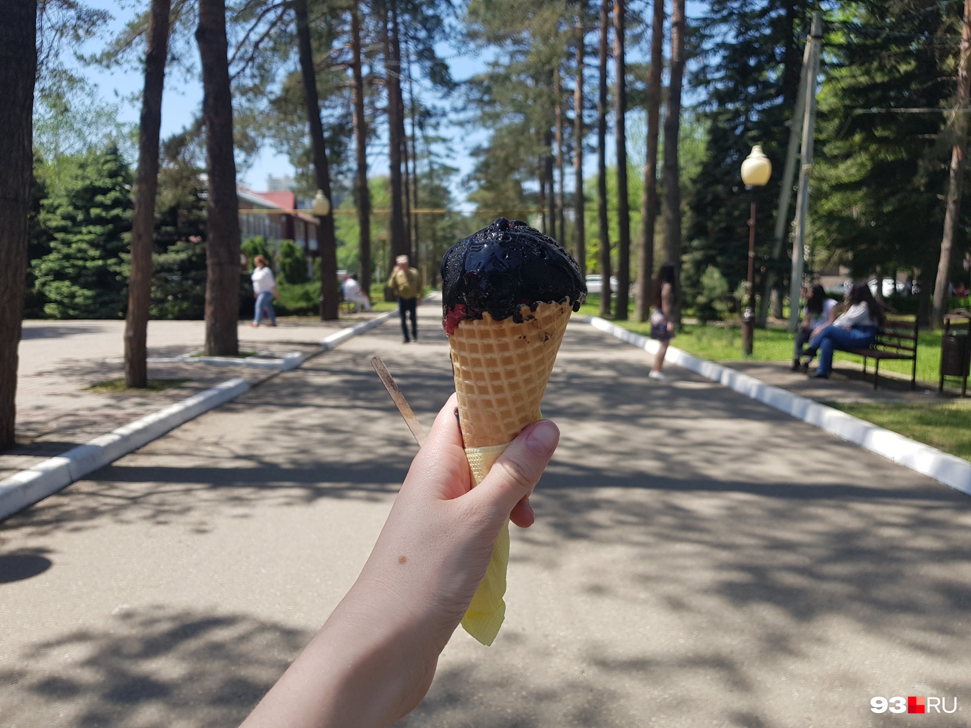 Черное мороженое с клубникой — идеальное по соотношению кислоты и сладости! Черное мороженое с клубникой — идеальное по соотношению кислоты и сладости!