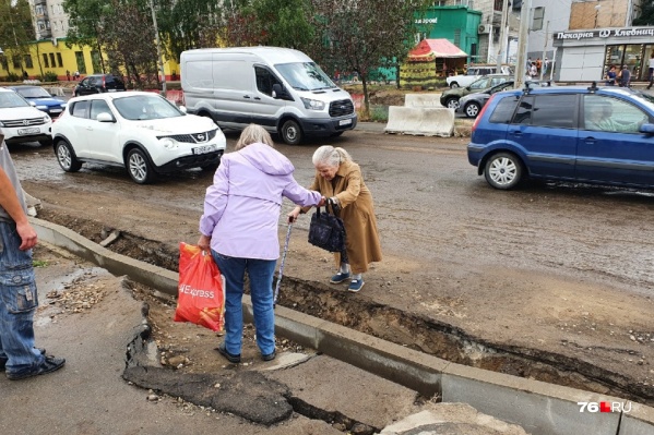 Переходы на проспекте Машиностроителей в Ярославле — настоящая полоса препятствий Переходы на проспекте Машиностроителей в Ярославле — настоящая полоса препятствий