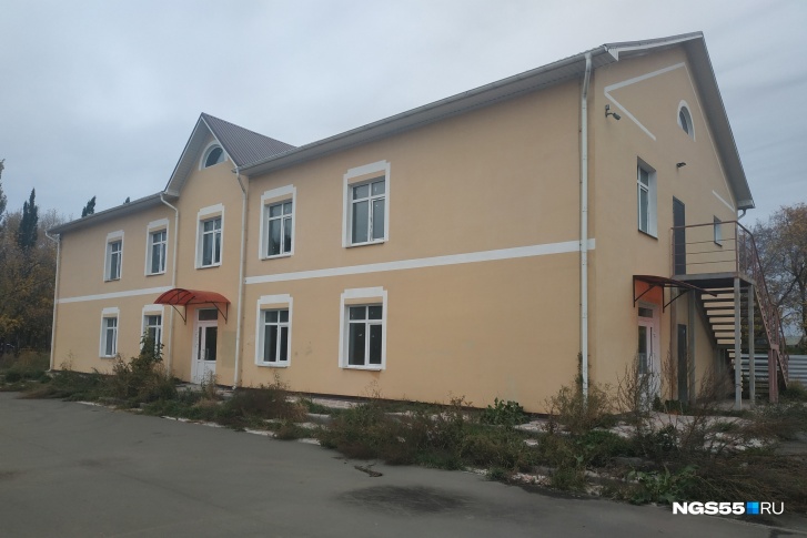 Функционал помещений в здании согласован с СибГУФКом, студенты которого будут заниматься на кортах
