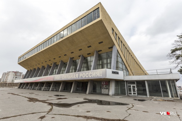 Вокруг Дворца спорта уже много лет разворачиваются скандалы и судебные разбирательства Вокруг Дворца спорта уже много лет разворачиваются скандалы и судебные разбирательства