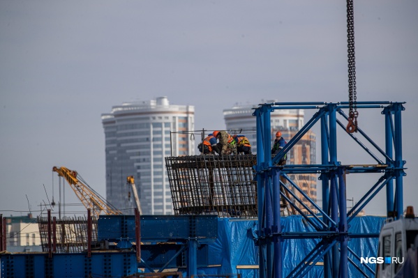 Во время строительства четвертого моста могут ввести новые ограничения Во время строительства четвертого моста могут ввести новые ограничения