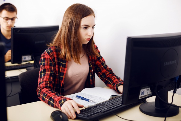 Выпускники академии «Шаг» работают в крупнейших мировых компаниях: Microsoft, Skype, HP, eBay, Amazone и многих других Выпускники академии «Шаг» работают в крупнейших мировых компаниях: Microsoft, Skype, HP, eBay, Amazone и многих других