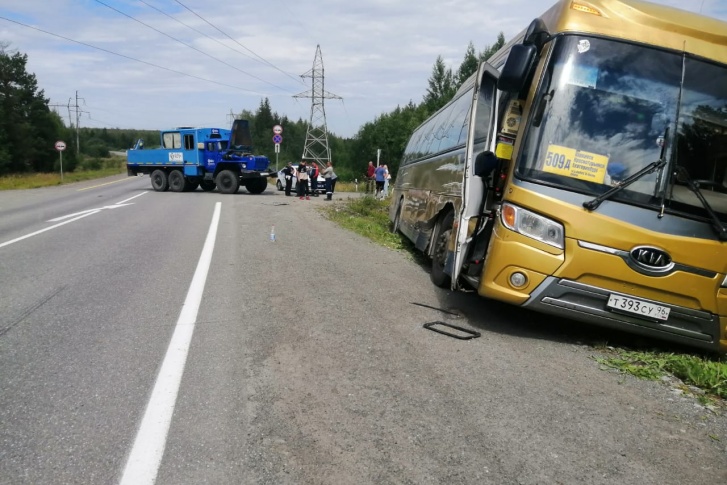 В момент ДТП в автобусе было 15 пассажиров В момент ДТП в автобусе было 15 пассажиров