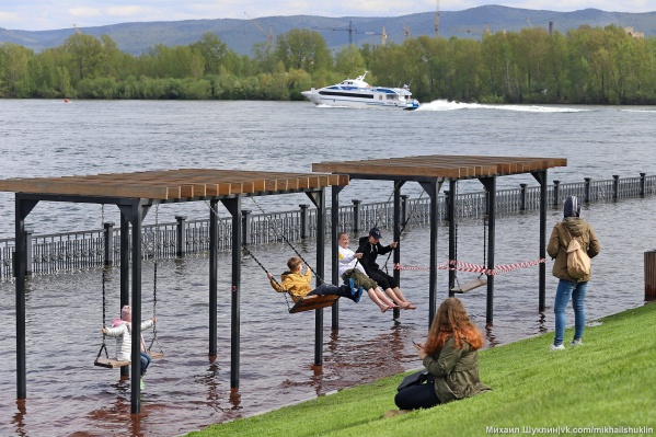 Качаться над водой гораздо веселее Качаться над водой гораздо веселее