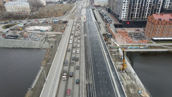 Стали известны результаты испытаний Макаровского моста грузовиками и трамваями