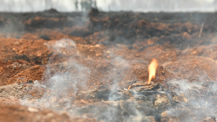 Дети и взрослый погибли на пожаре в частном доме в Кузбассе