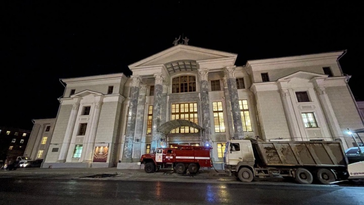 В Перми из-за дыма 60 человек эвакуировали с концерта в ДК Солдатова. Фото