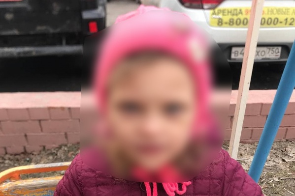 Девочку нашли прохожие на улице Мельникайте Девочку нашли прохожие на улице Мельникайте
