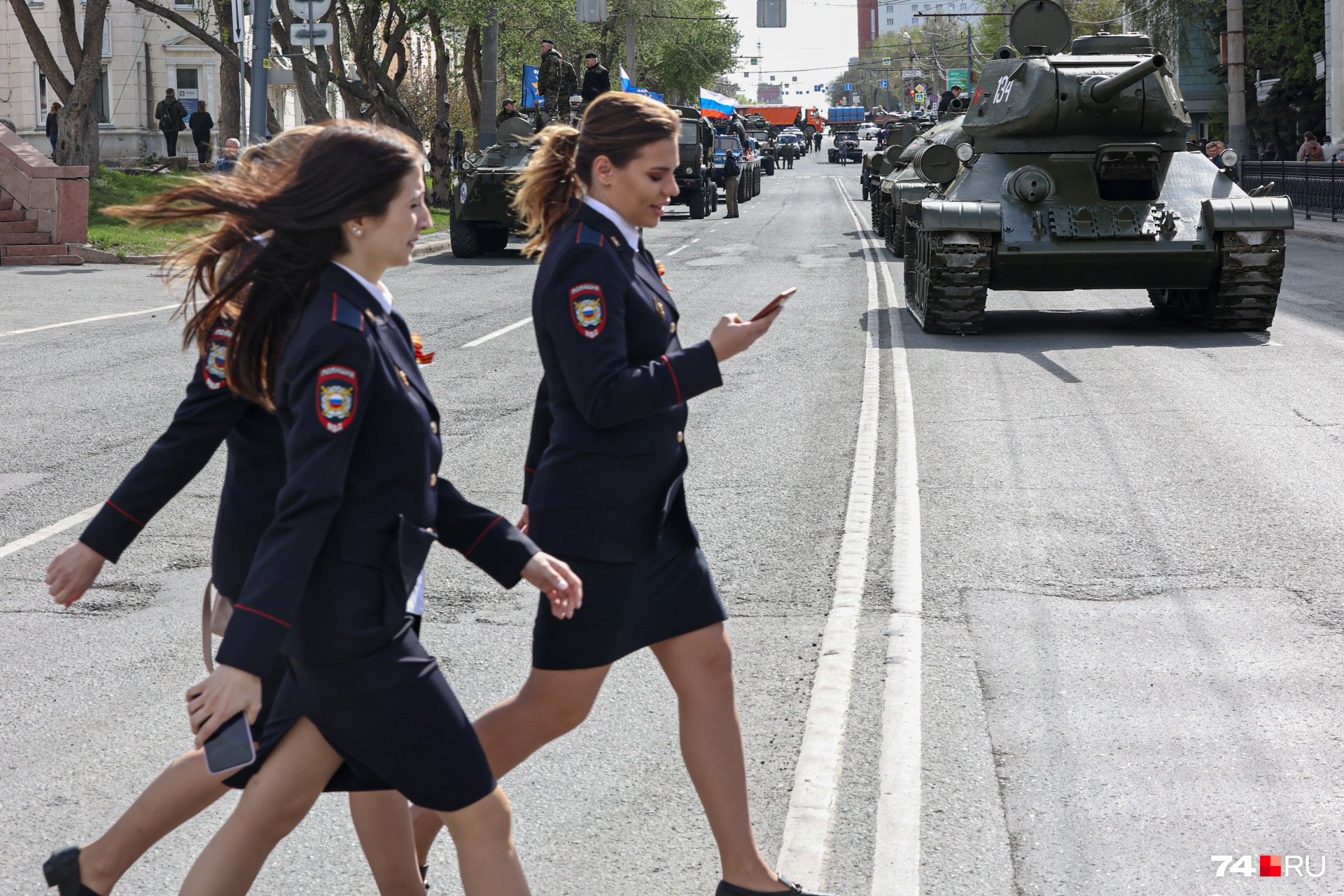 Танки по центру Челябинска проходят дважды в год — на самом параде 9 Мая и за несколько дней до него на генеральной репетиции 