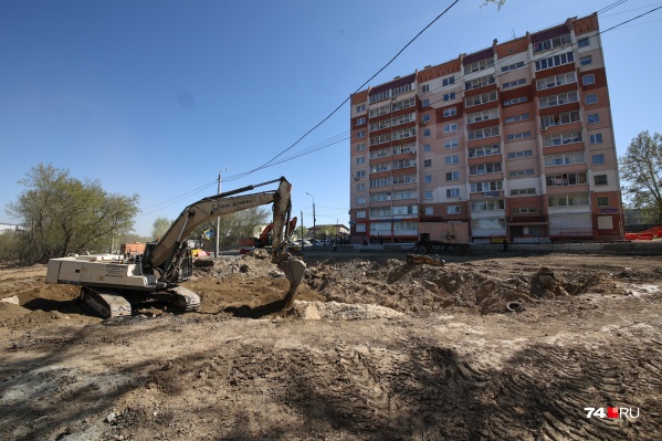 Около многострадального дома уже засыпали траншею Около многострадального дома уже засыпали траншею