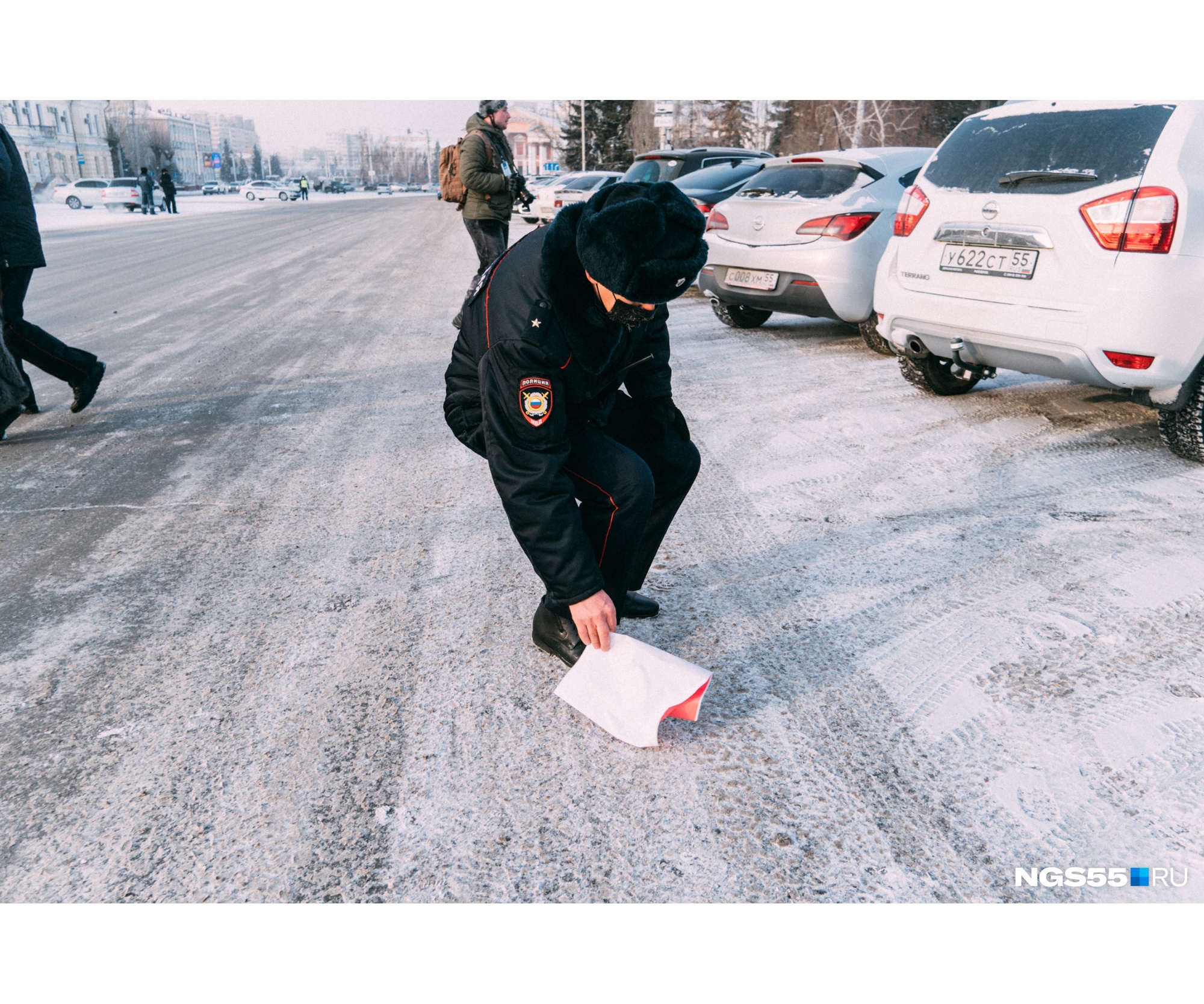 «Ой, у вас что-то упало» «Ой, у вас что-то упало»