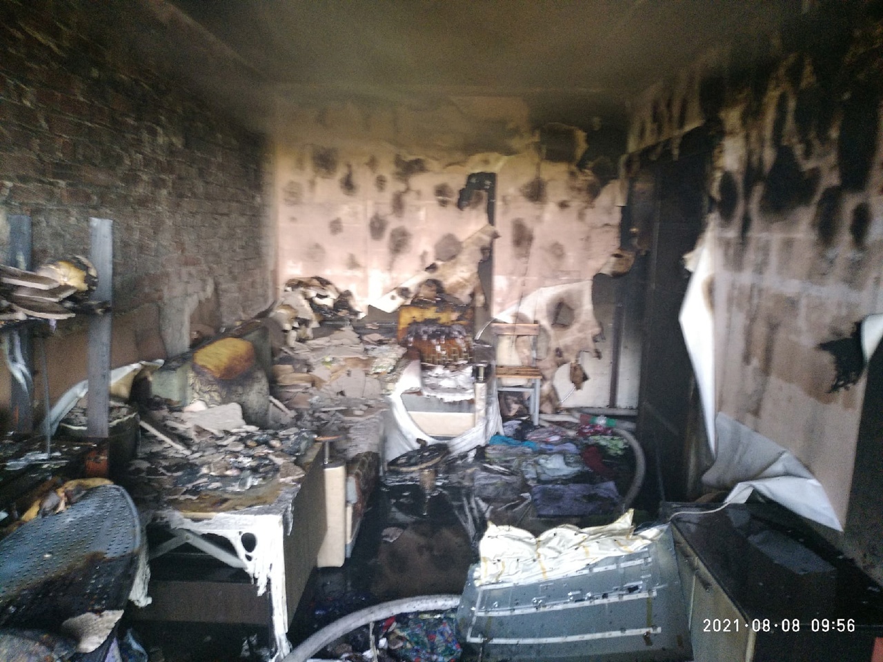 Квартира, в которой начался пожар, выгорела полностью