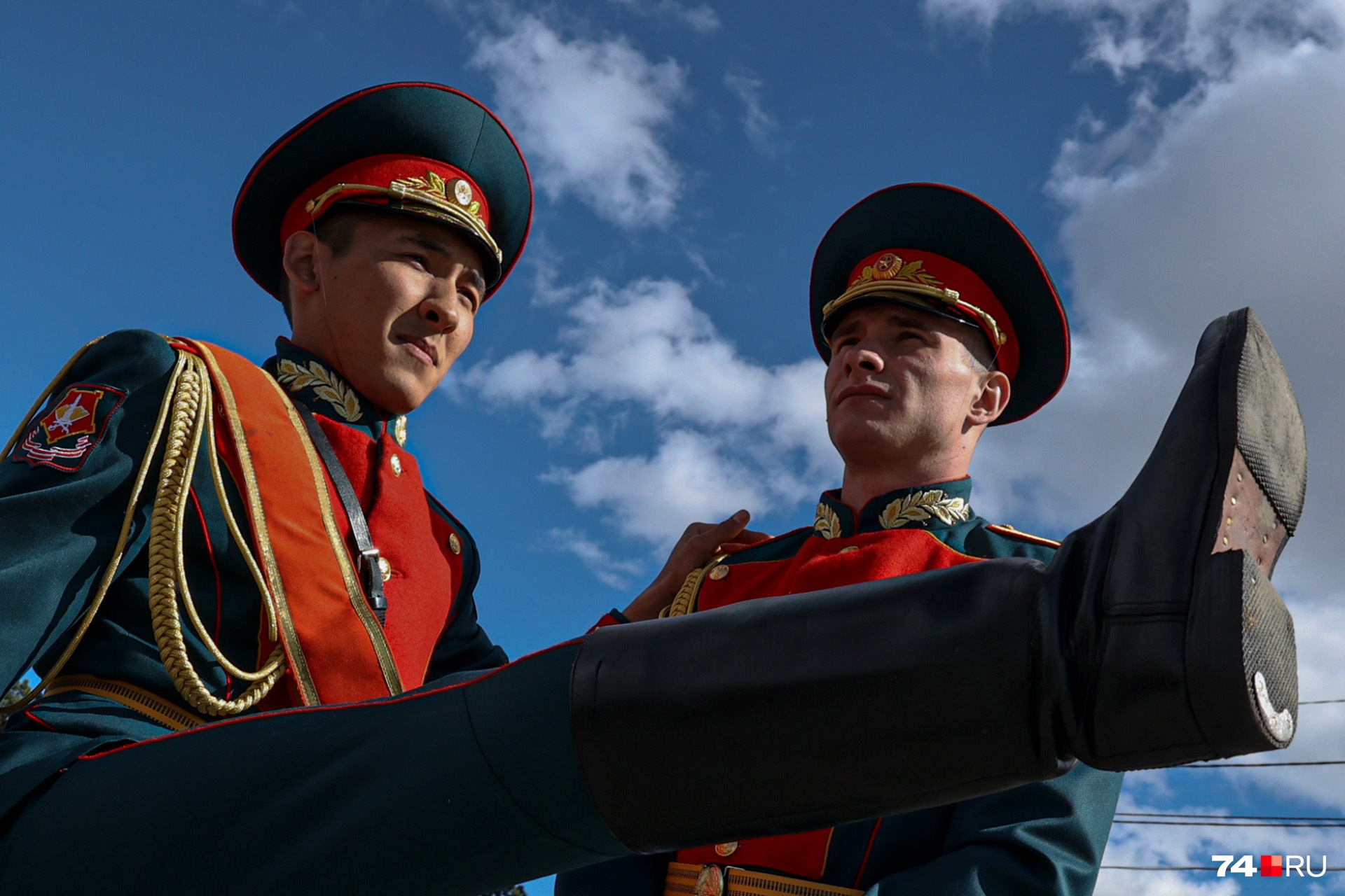 Генеральная репетиция проходит в парадной форме Генеральная репетиция проходит в парадной форме