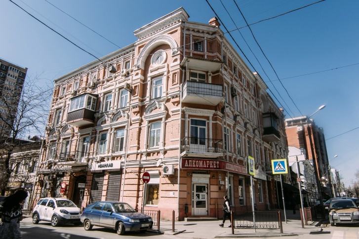 Дом стал памятником архитектуры в конце 90-х годов Дом стал памятником архитектуры в конце 90-х годов