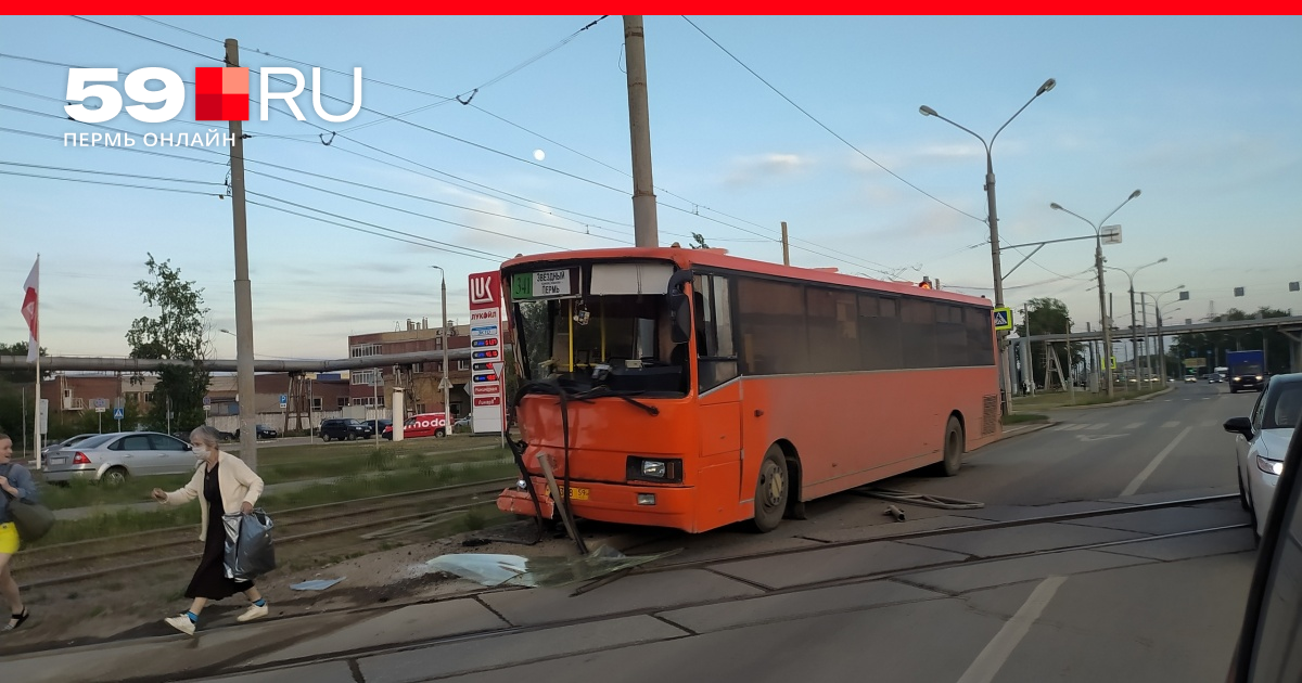Автобус пермь звездный сегодня. Автобус Звездный Пермь. Пермь Жебреи автобус переполненный.