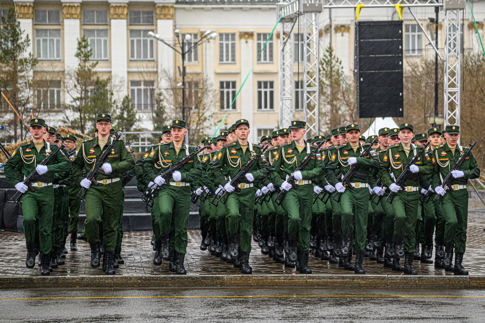 костромской полк на параде