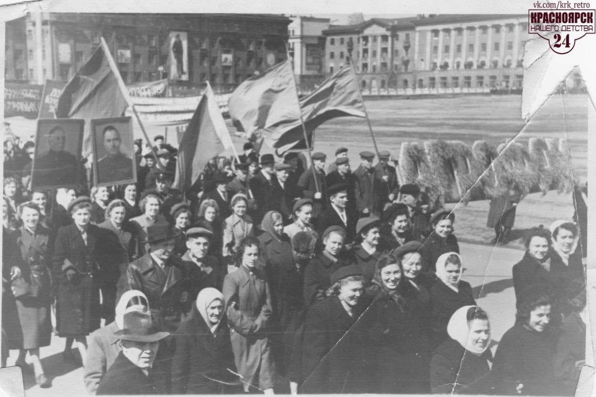 Май 1956 года. На переднем плане — сотрудники и студенты-шестикурсники красноярского мединститута<br> Май 1956 года. На переднем плане — сотрудники и студенты-шестикурсники красноярского мединститута<br>