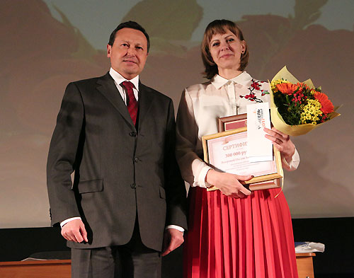 Биолог
из лицея № 9 признана лучшим учителем Красноярска и получила 300 тысяч