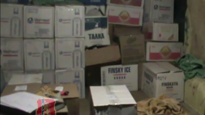 Полицейские Заозерного нашли склад с 1400 бутылками поддельной водки «Талка»