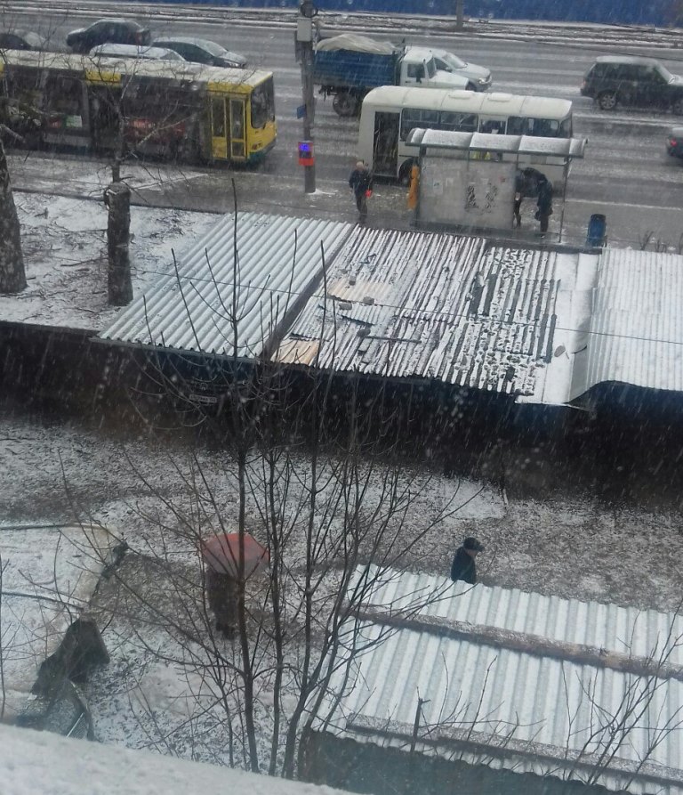 Всех с зимой! Сильный град
обрушился на Нижний Новгород (видео)