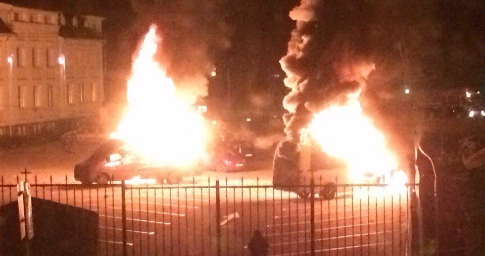 Две пассажирские
ГАЗели сгорели рядом с Дивеевским монастырем (фото с места происшествия)