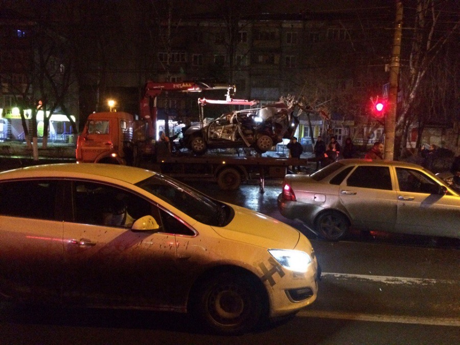 25-летний шофёр «Пежо» умер, врезавшись в фонарный столб в Нижнем Новгороде