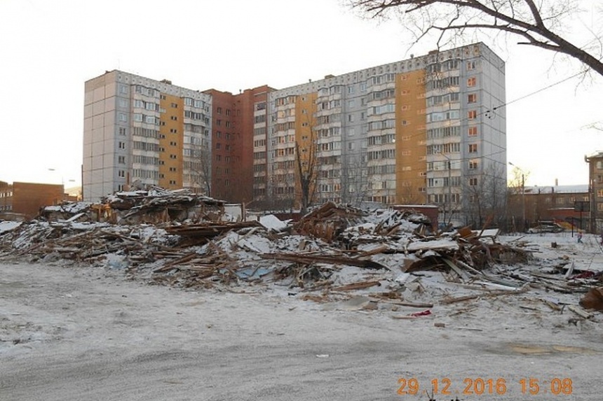 Бараки красноярск. Бараки сносят Красноярск. Улица Ленинградская Красноярск бараки. Вавилонский бульвар бараки снесут Семафорная Красноярске. Вавилонский бульвар 27 а бараки снесут Семафорная Красноярске.