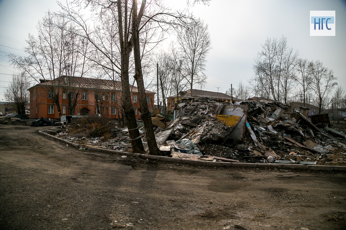 Снос бараков. Бараки на Калинина фото Красноярск. Дом на мира Красноярск под снос. Черногорск снос.