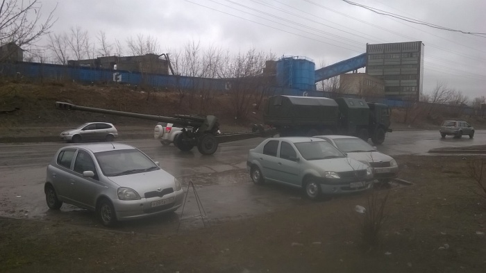 Читатель НГС сфотографировал военную пушку в микрорайоне «Снегири» 12 апреля Читатель НГС сфотографировал военную пушку в микрорайоне «Снегири» 12 апреля