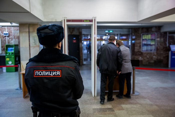 Полицейские каждый час проводят обходы в новосибирском метро