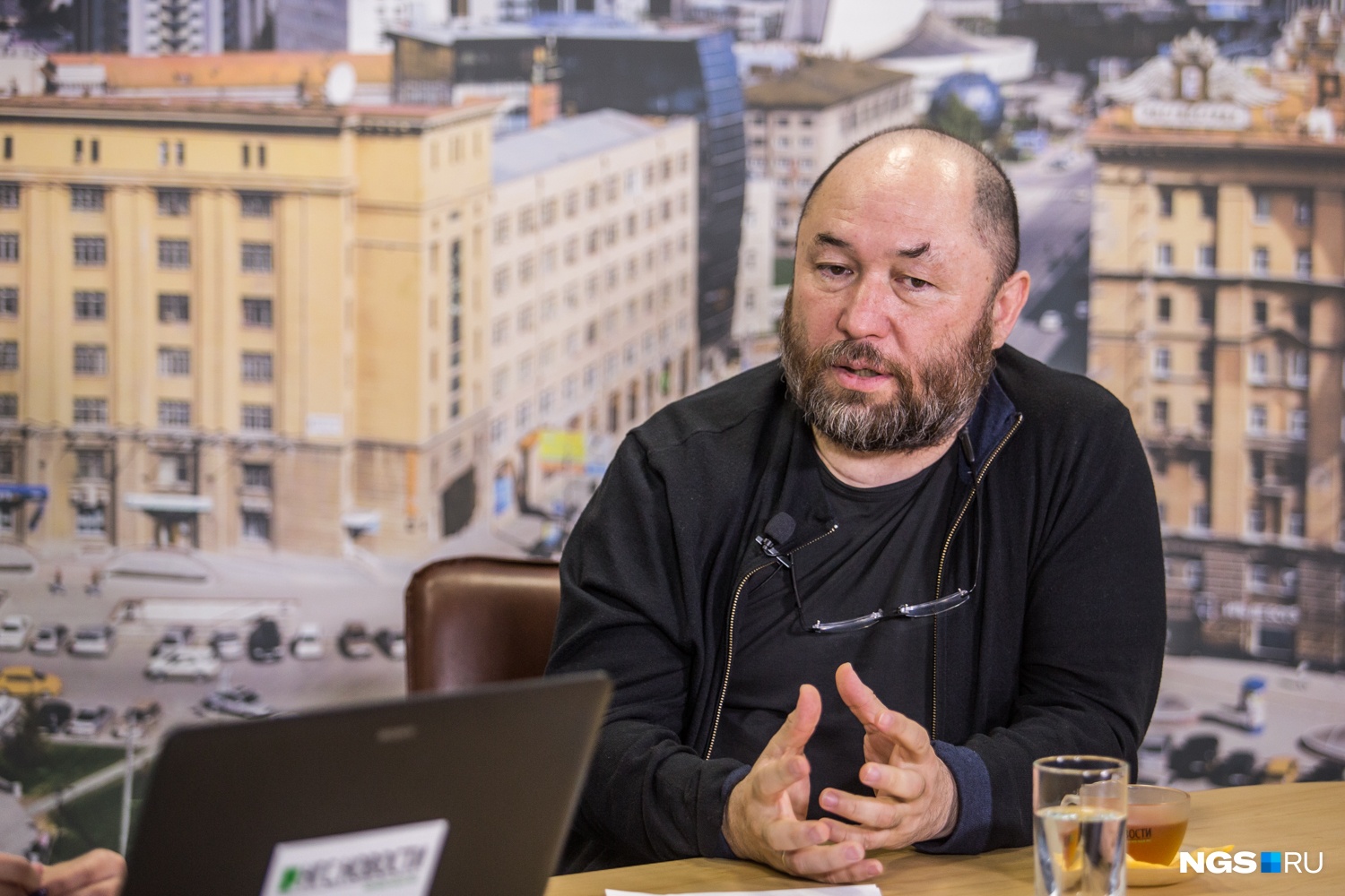 Тимур Бекмамбетов затруднился сказать, что будет с его фильмом «Взломать блогеров», который раскритиковали в интернете <br> Тимур Бекмамбетов затруднился сказать, что будет с его фильмом «Взломать блогеров», который раскритиковали в интернете <br>