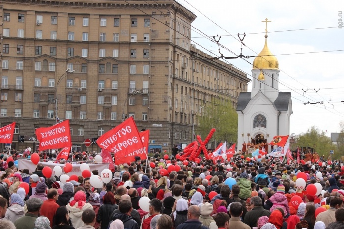 Пасхальный крестный ход в прошлом году Пасхальный крестный ход в прошлом году