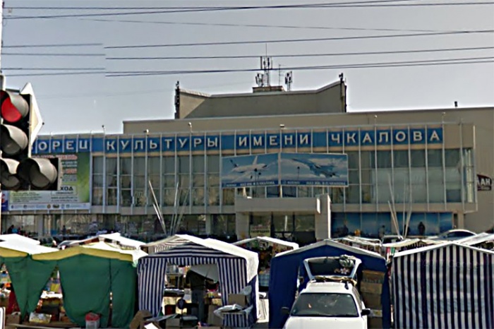 Две подозрительные сумки устроили переполох в людных местах