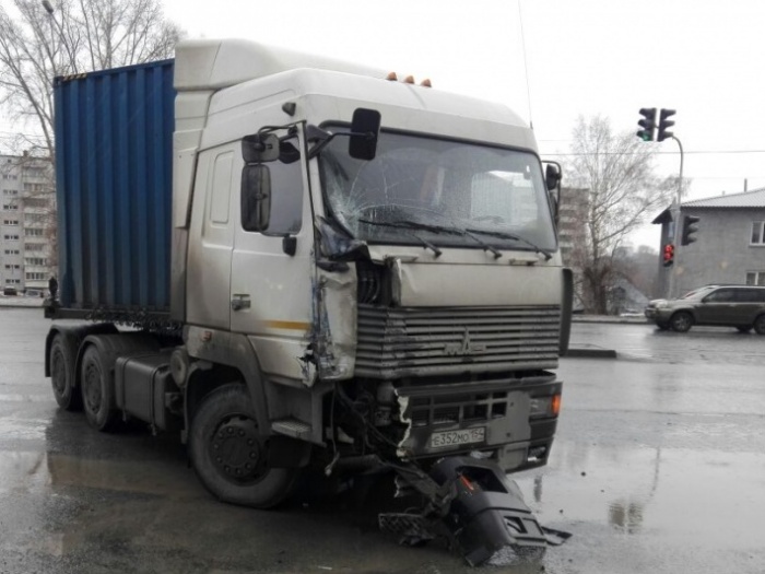 ДТП произошло в 4 км от Толмачевского кольца ДТП произошло в 4 км от Толмачевского кольца