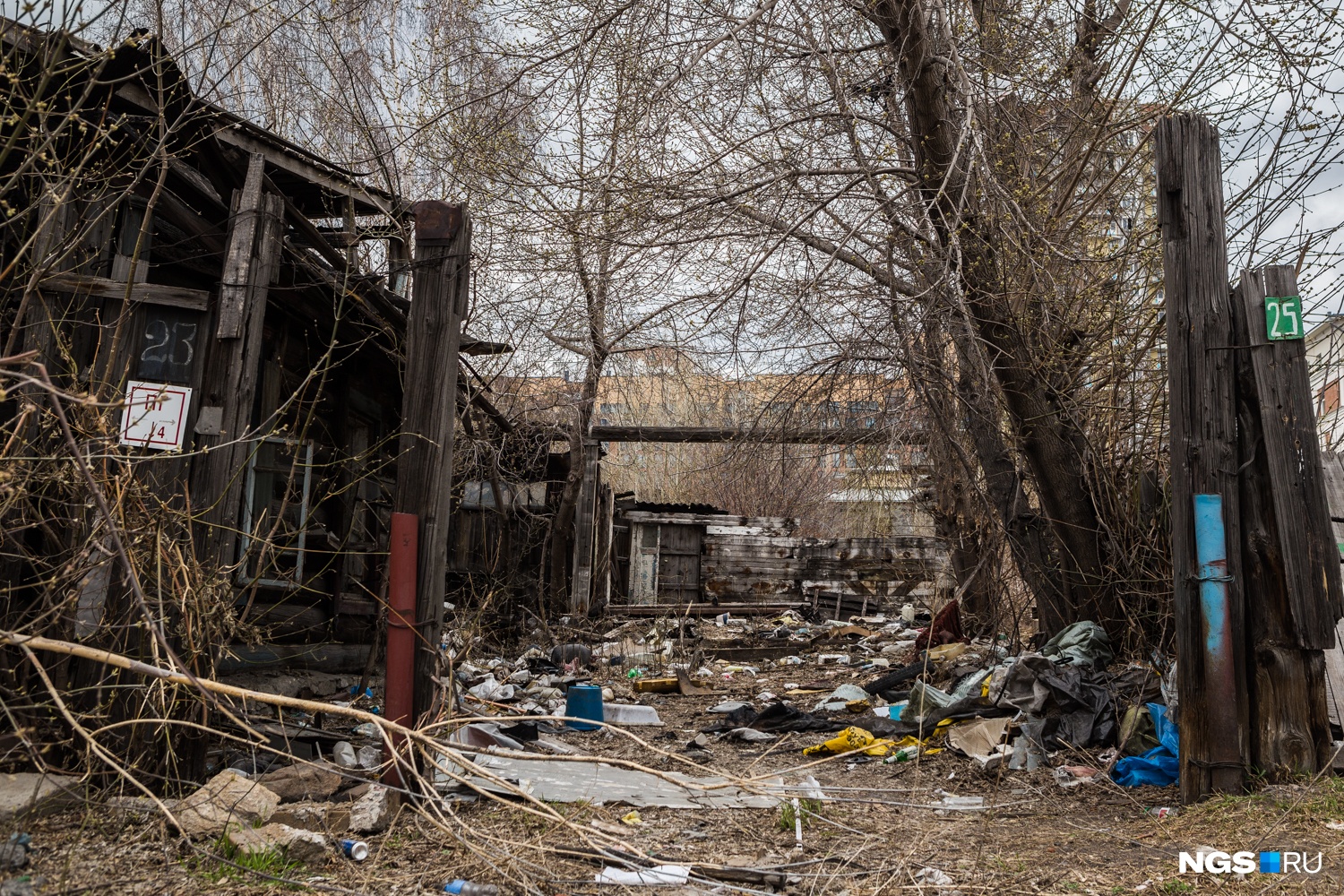 Часть домов, запланированных под снос, уже давно оставлена жильцами Часть домов, запланированных под снос, уже давно оставлена жильцами