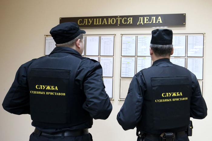 Приставы: нарушительница принципиально решила не оплачивать долг, так как виновной себя не признавала Приставы: нарушительница принципиально решила не оплачивать долг, так как виновной себя не признавала